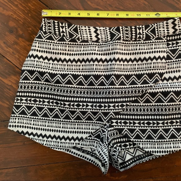 Hold 3 Size 7 black white skort skirt short Aztec casual summer vacation women - Picture 5 of 7
